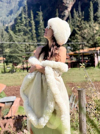 Alpaca Fuzzy Hat // White